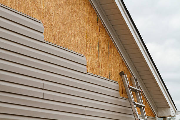 24/7 Emergency Storm Damage Siding Repair experts in Washington, IL